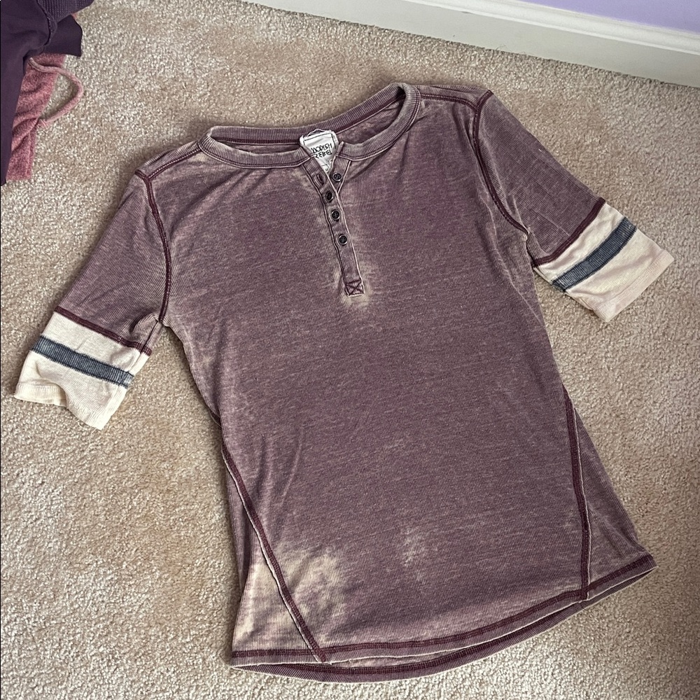Women’s Short Sleeve Henley Top in Plum with Contrast Cuffs